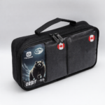 Cornhole pouch for one set of cornhole bags